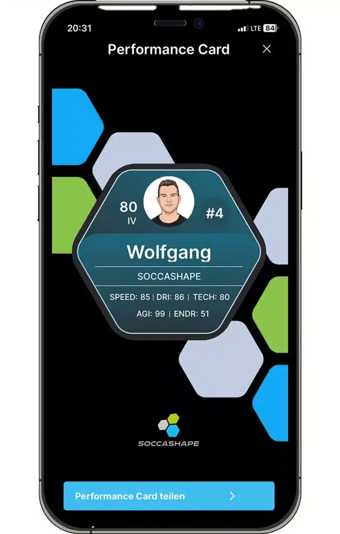 SOCCASHAPE App mit persönlicher Performance Card mit eigenen Daten und Profilbild